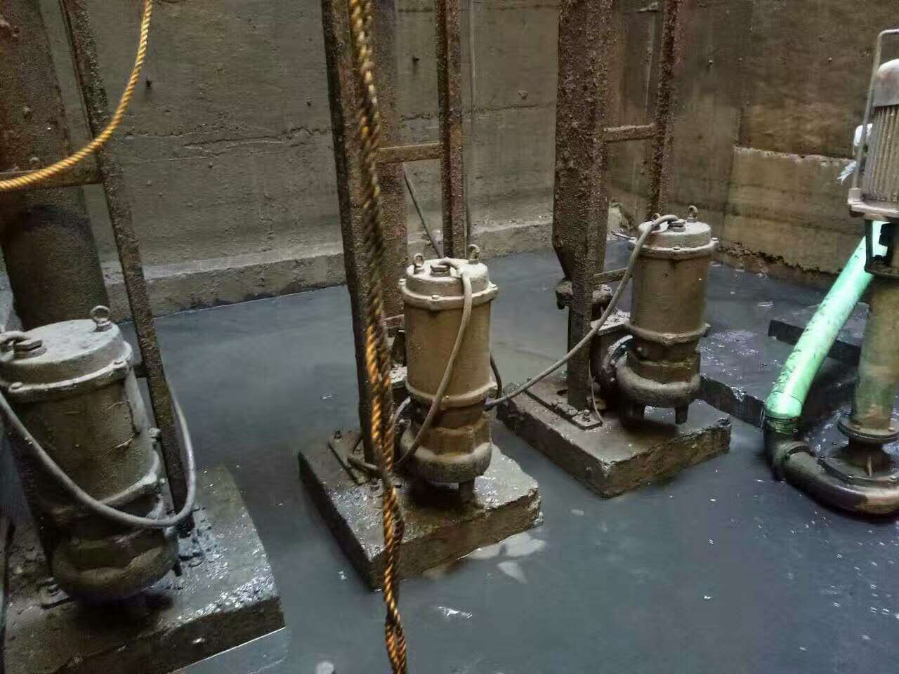 沅陵污水池清理